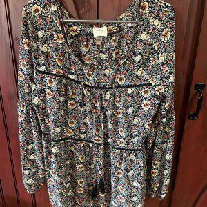 Woman's Knox Rose floral top